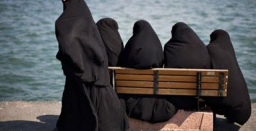 A Poem about the Saudi “Women in Black”