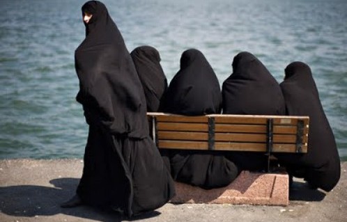 A Poem about the Saudi “Women in Black”