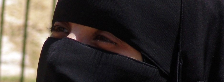 Burqa Tradition Dies in Dhofar: Not Soon Enough