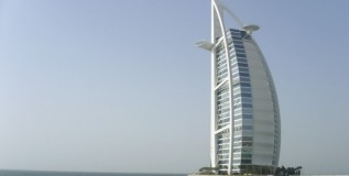 Bahrain vs Dubai: To Live and To Do Business
